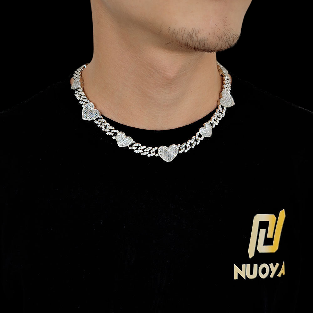 AMORE Cuban Link Clavicle Chain